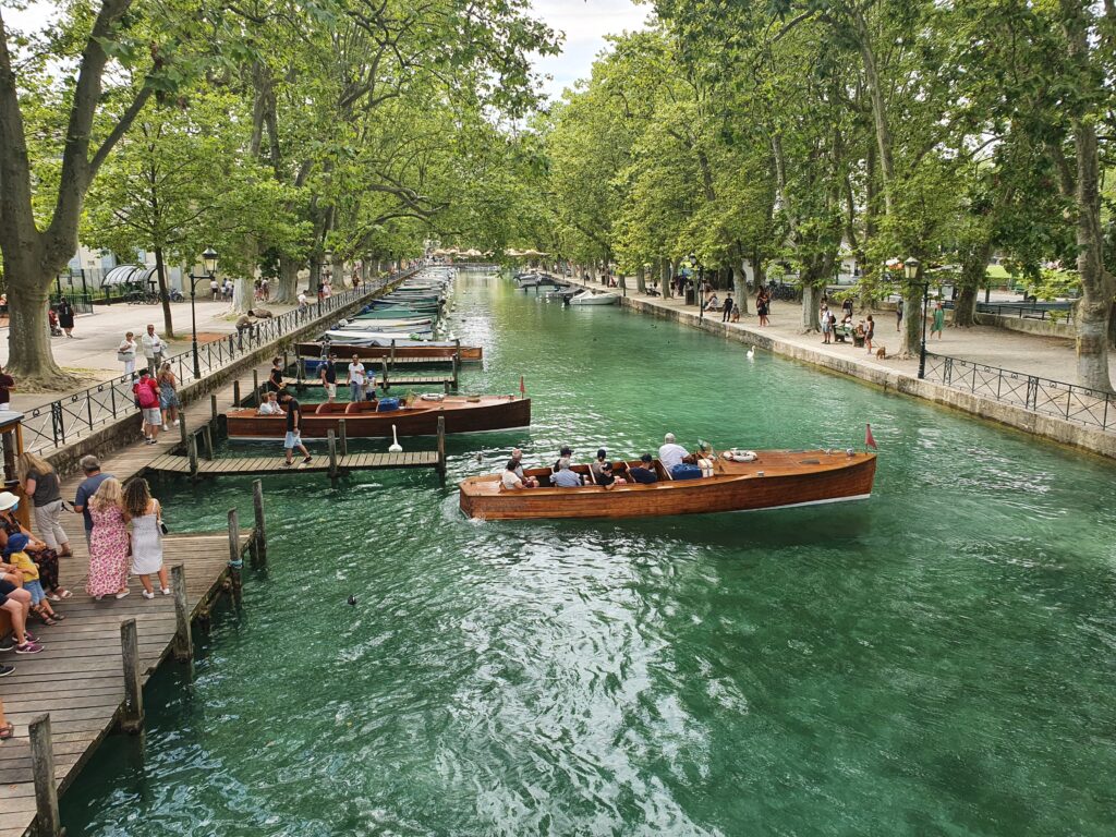 canal du vassier annecy