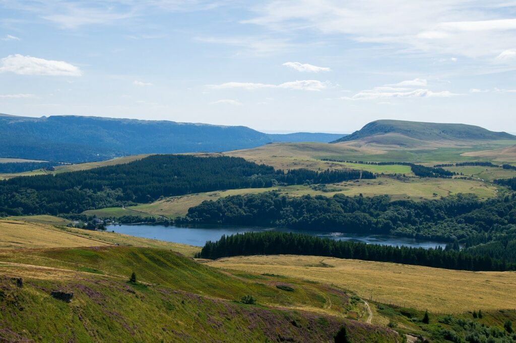 tour des lacs d'auvergne randonnée montagne france