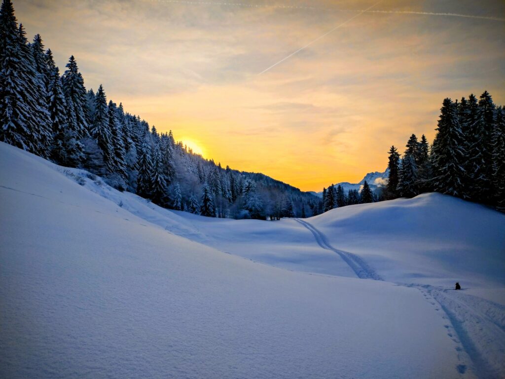 piste de flumet le soir