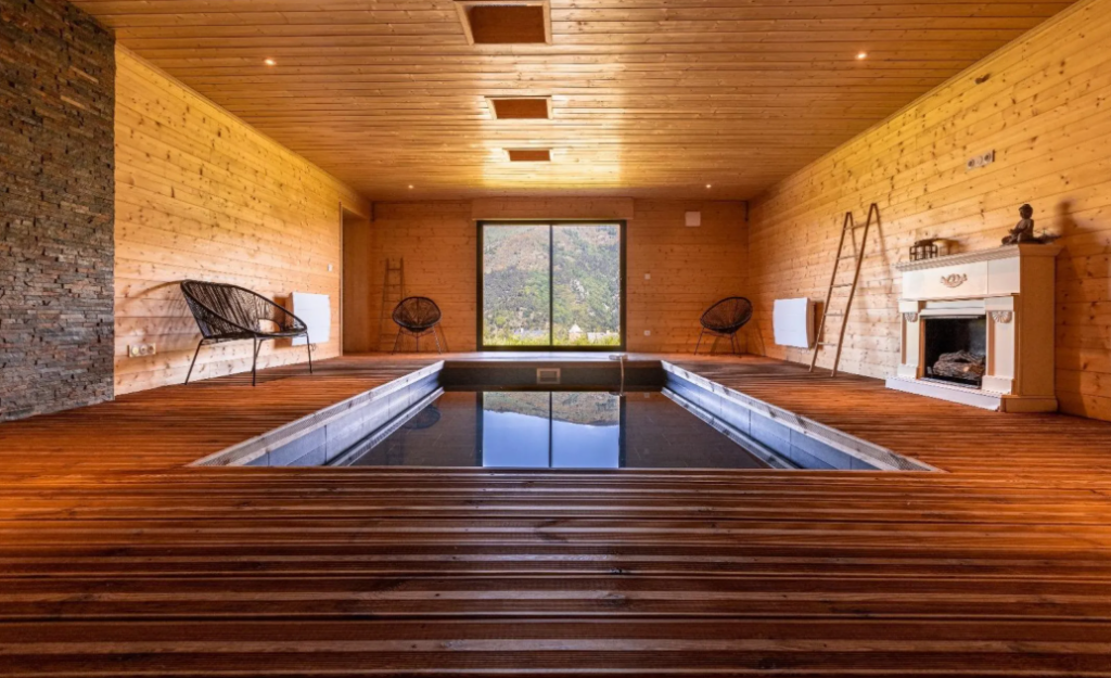 chalet avec piscine intérieure pyrénées